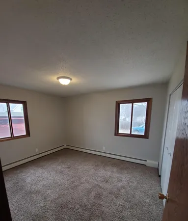 $775 | 725 South 9th Street, Unit 3, Bird Island, MN 55310