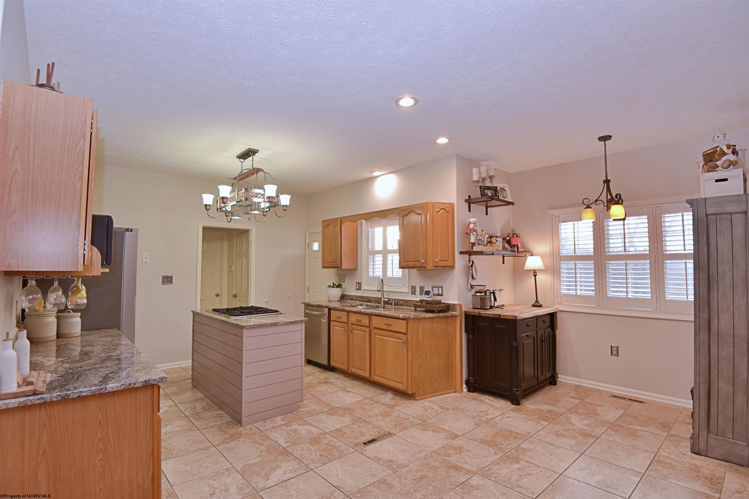 2012 Tanglewood Road Bridgeport, WV 26330 - Photo 11 of 44 Gallery Image 11