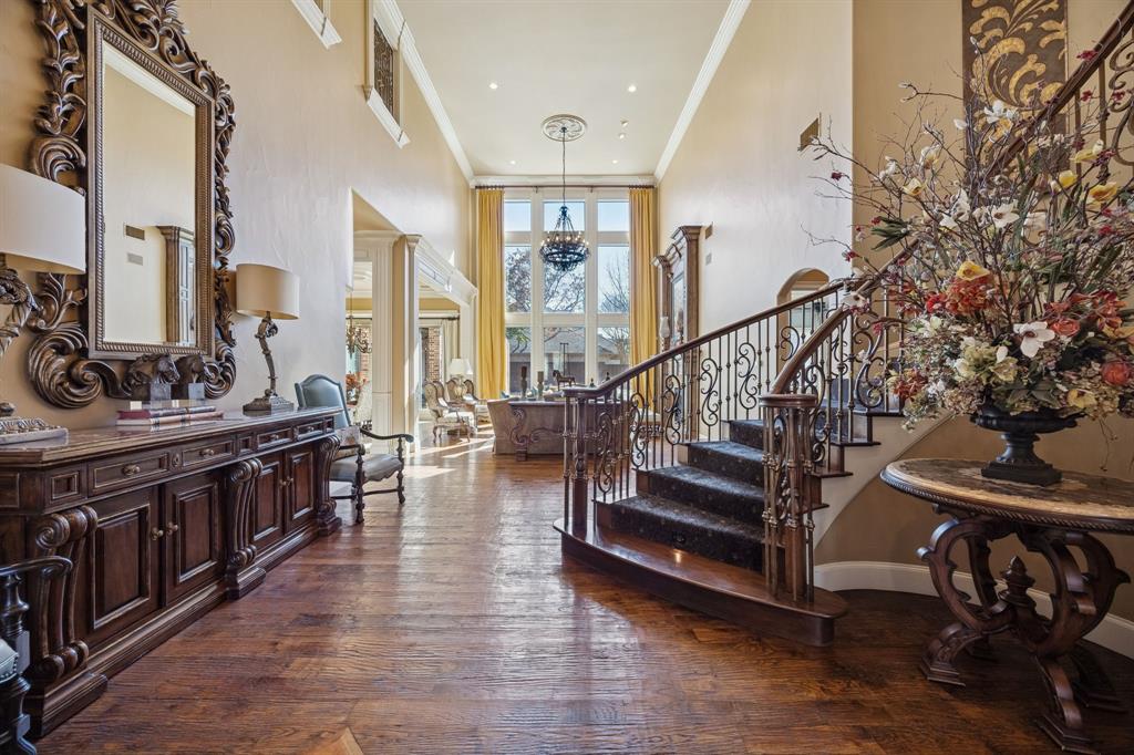 6640 Briar Ridge Lane Plano, TX 75024 - Photo 7 of 40 Grand Entry