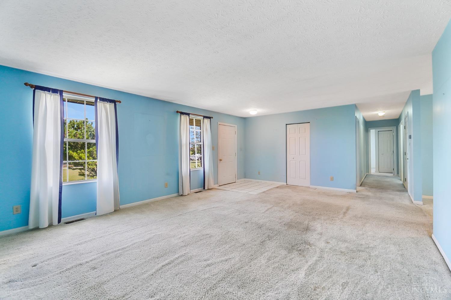 807 West Pekin Road Lebanon, OH 45036 - Photo 4 of 37 Gallery Image 4