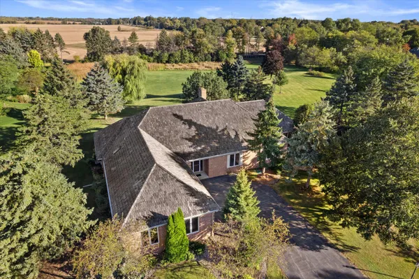 $575,000 | 7306 Forty Acre Road, Caledonia, WI 53126