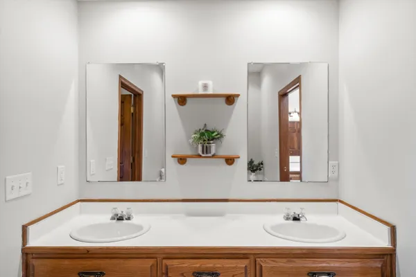 $575,000 | 7306 Forty Acre Road, Caledonia, WI 53126