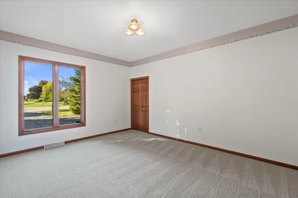 $575,000 | 7306 Forty Acre Road, Caledonia, WI 53126