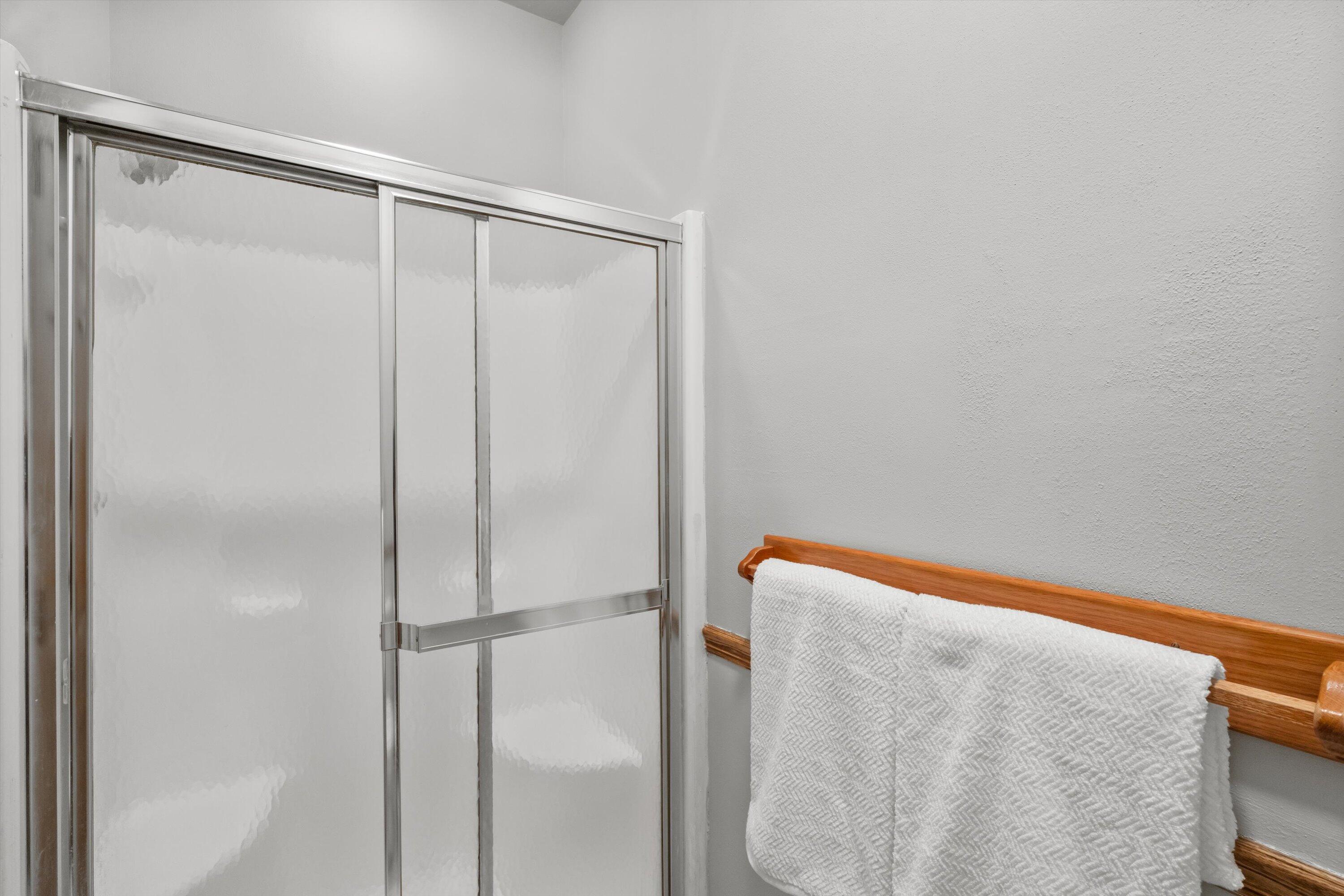 7306 Forty Acre Road Caledonia, WI 53126 - Photo 37 of 45 Shower