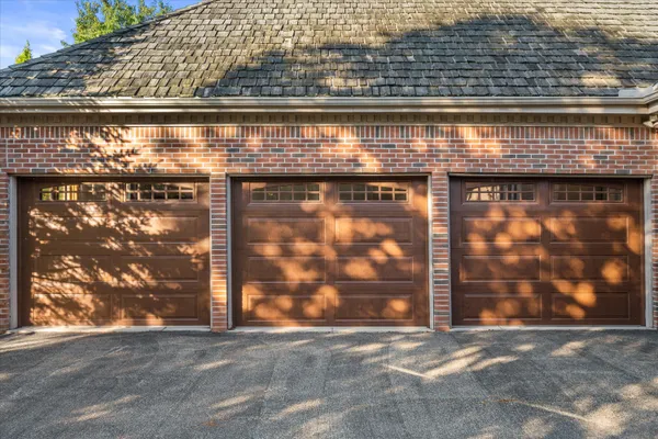 $575,000 | 7306 Forty Acre Road, Caledonia, WI 53126