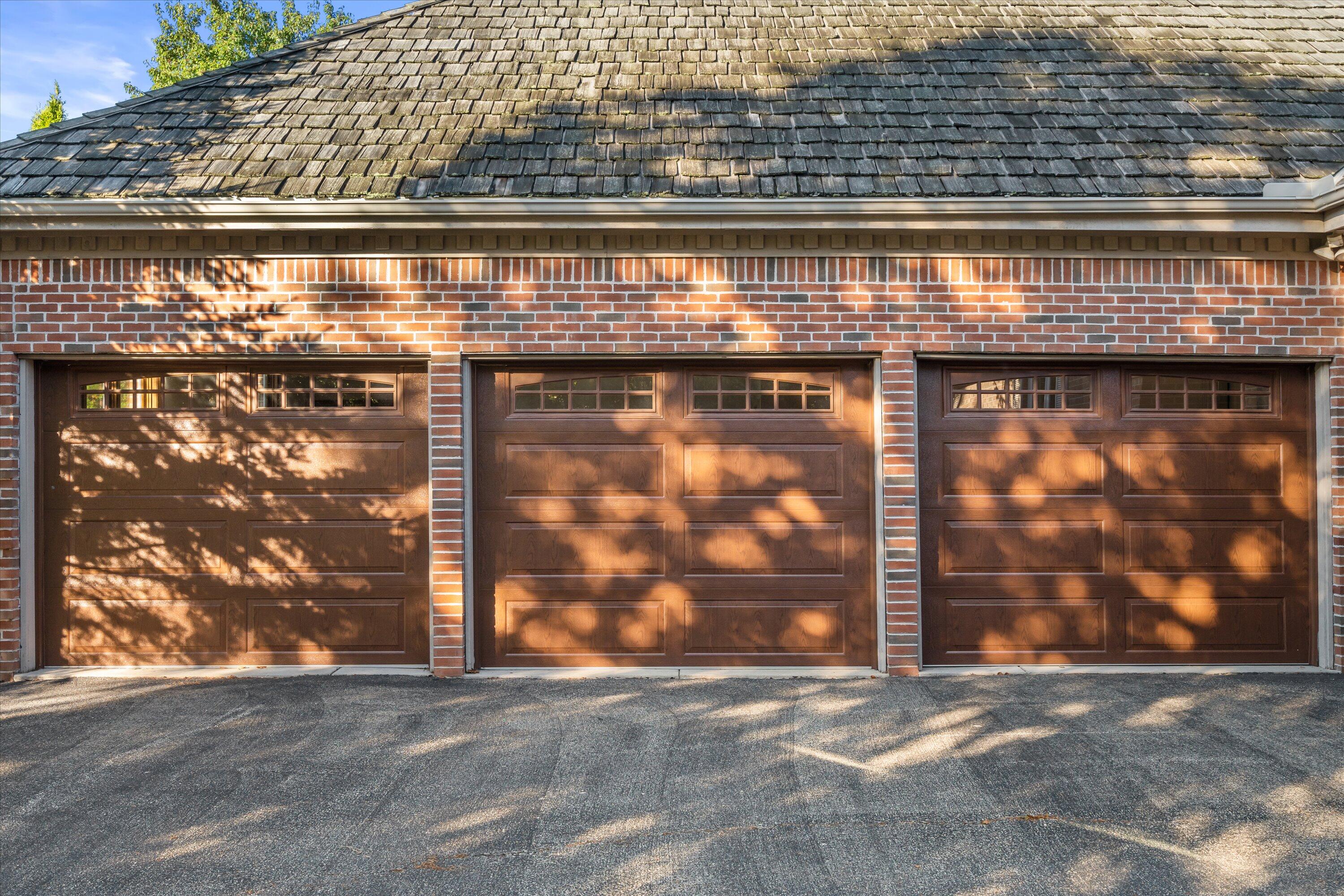 7306 Forty Acre Road Caledonia, WI 53126 - Photo 39 of 45 3 Car Garage