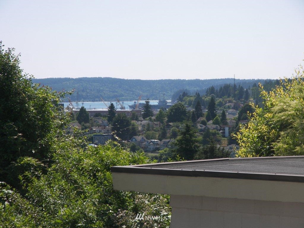 1727 Perry Avenue Bremerton, WA 98310 - Photo 14 of 14 Gallery Image 14