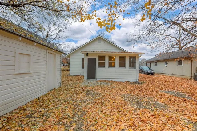 $159,899 | 2434 South Sterling Avenue, Independence, MO 64052