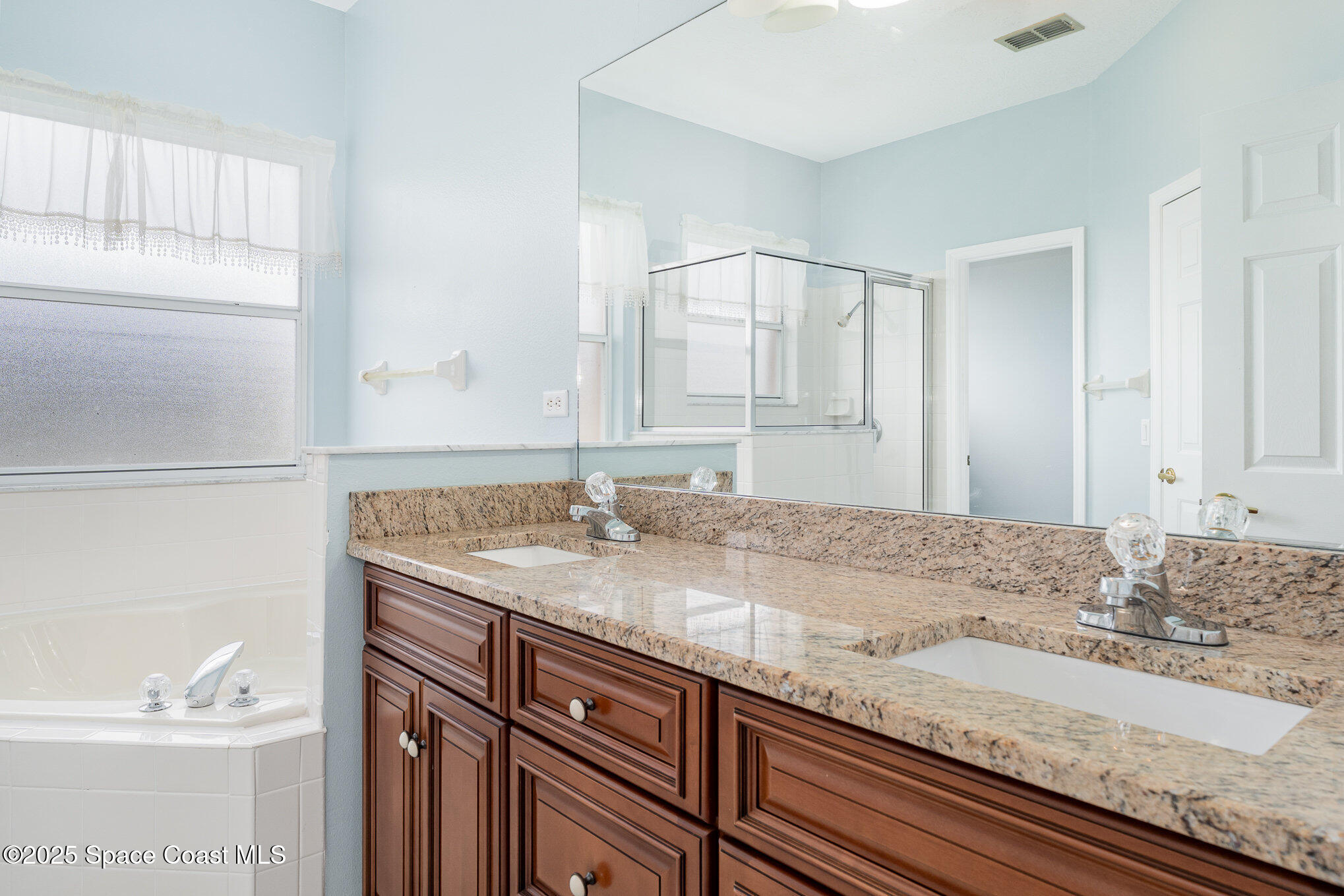 462 Peppermill Circle Kissimmee, FL 34758 - Photo 3 of 35 015_a7401461-edit_577