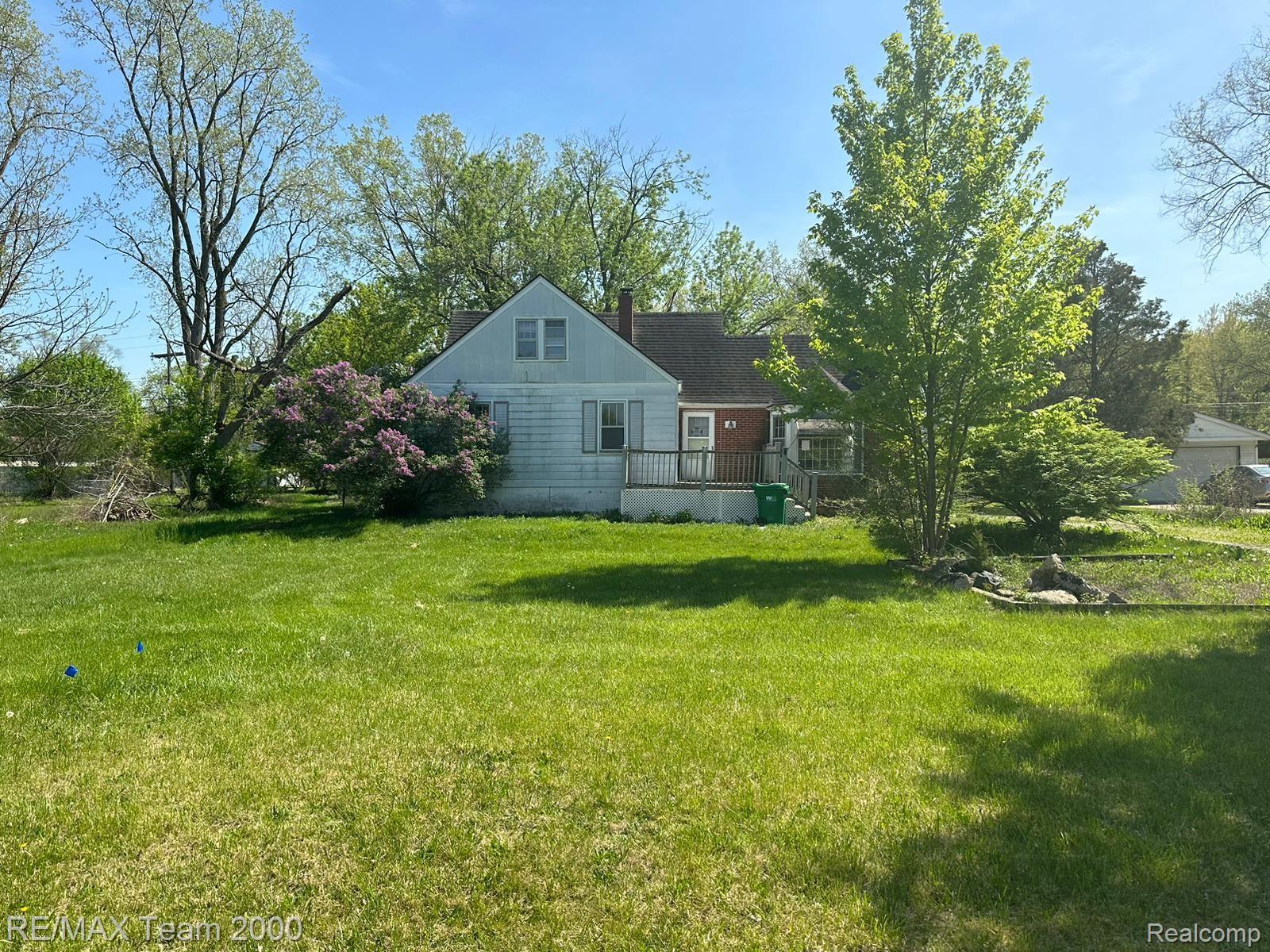 44205 Ecorse Road Belleville, MI 48111 - Photo 2 of 35 Gallery Image 2