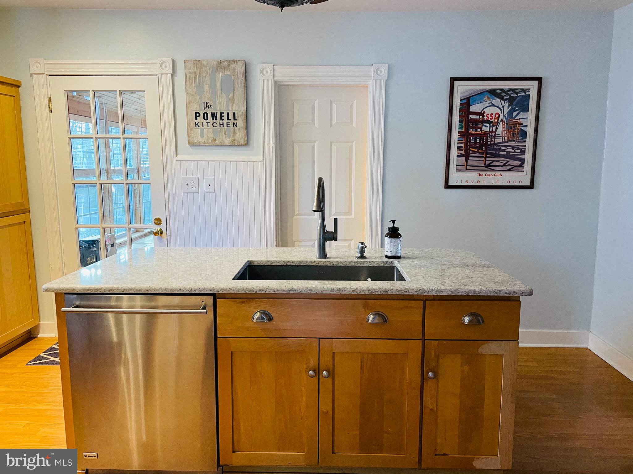 101 Sproul Road Malvern, PA 19355 - Photo 7 of 49 Beautifully updated kitchen