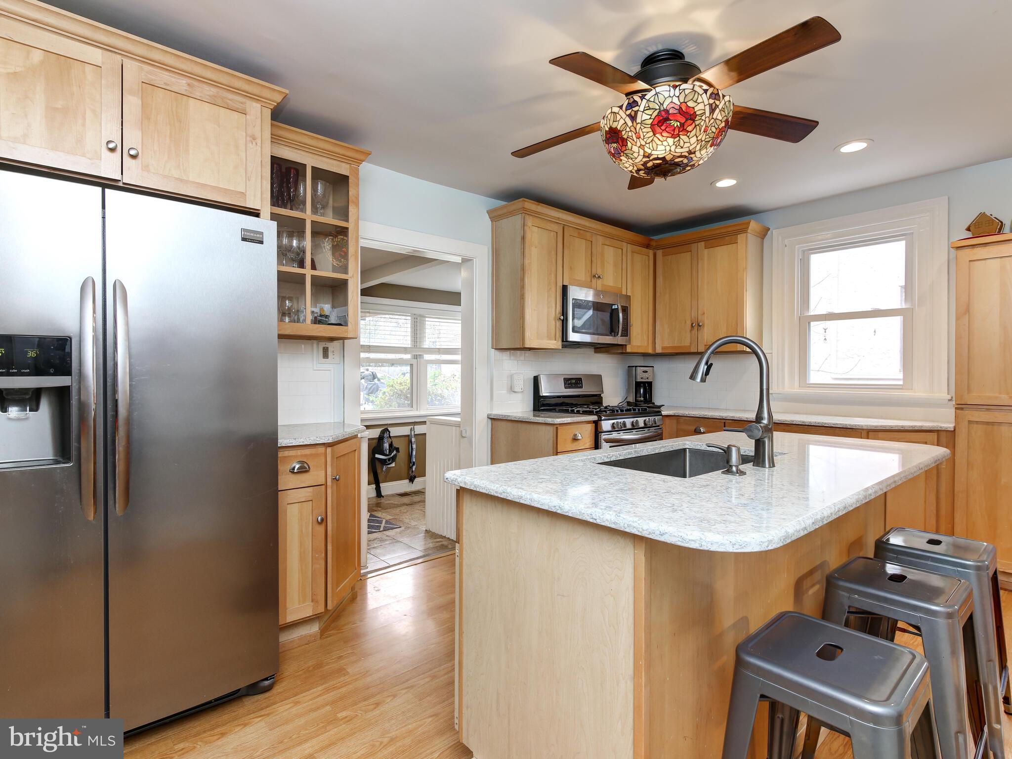 101 Sproul Road Malvern, PA 19355 - Photo 9 of 49 Stainless steel appliances