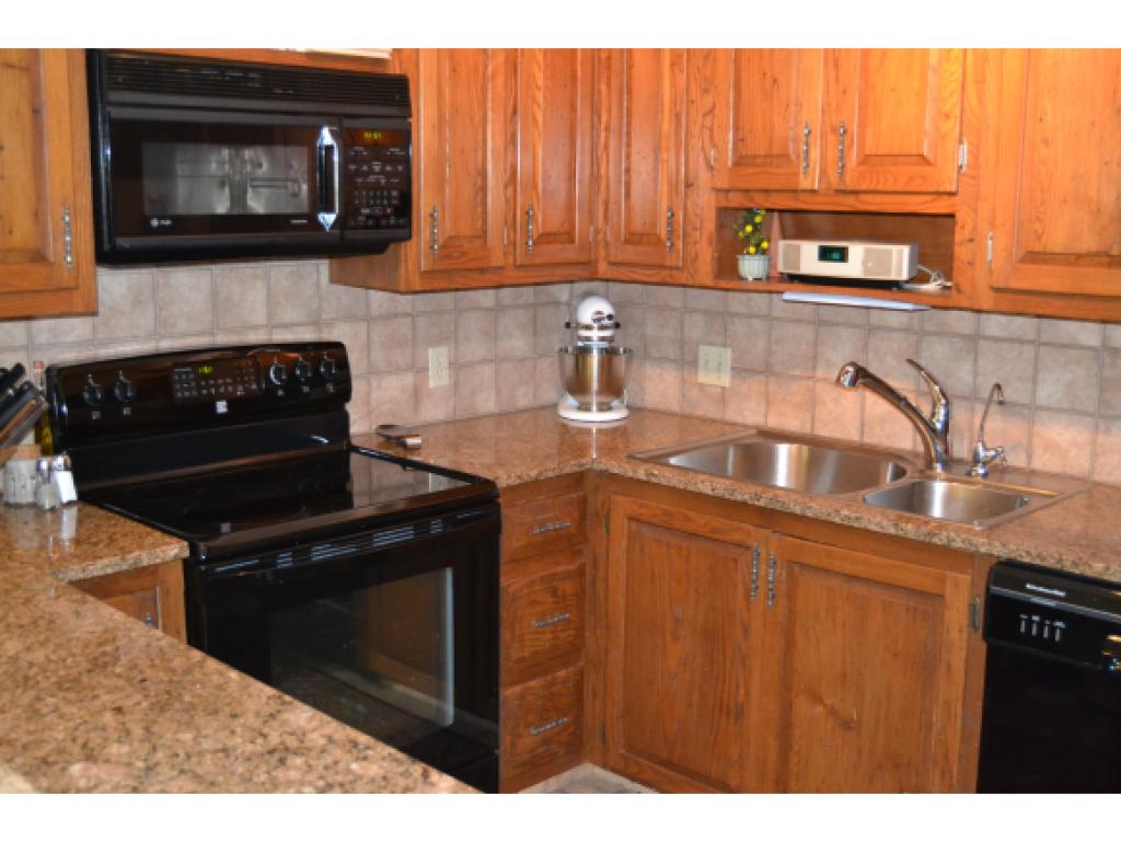 399 Village Road, Unit H1 Warren, VT 05674 - Photo 11 of 32