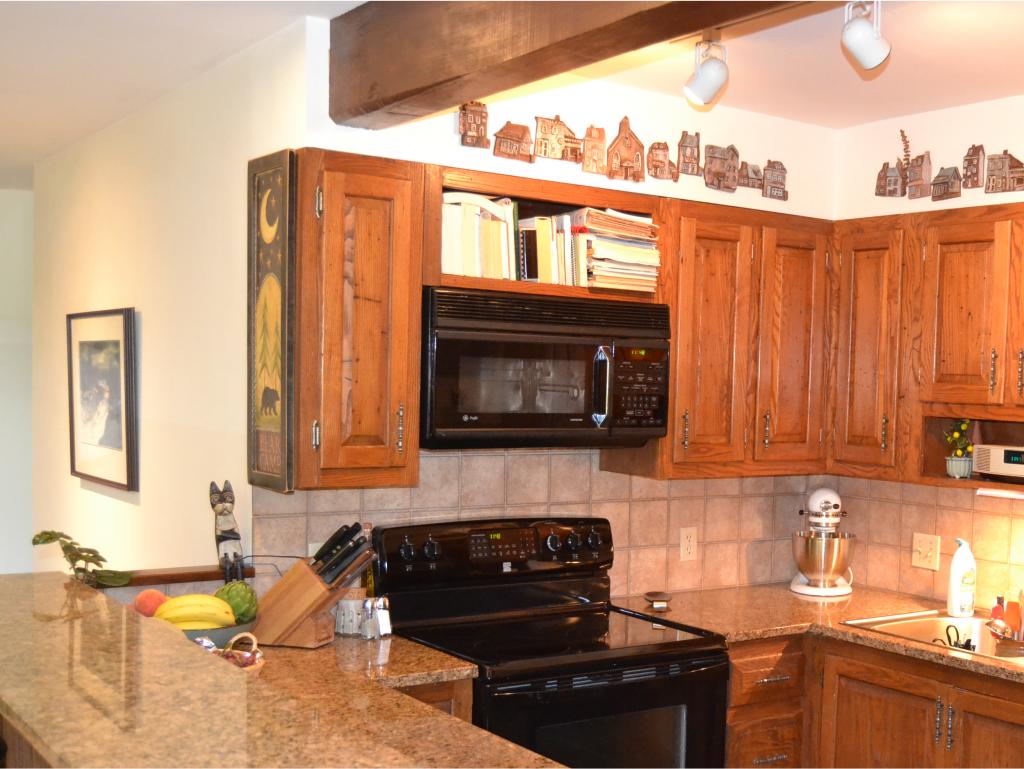 399 Village Road, Unit H1 Warren, VT 05674 - Photo 5 of 32