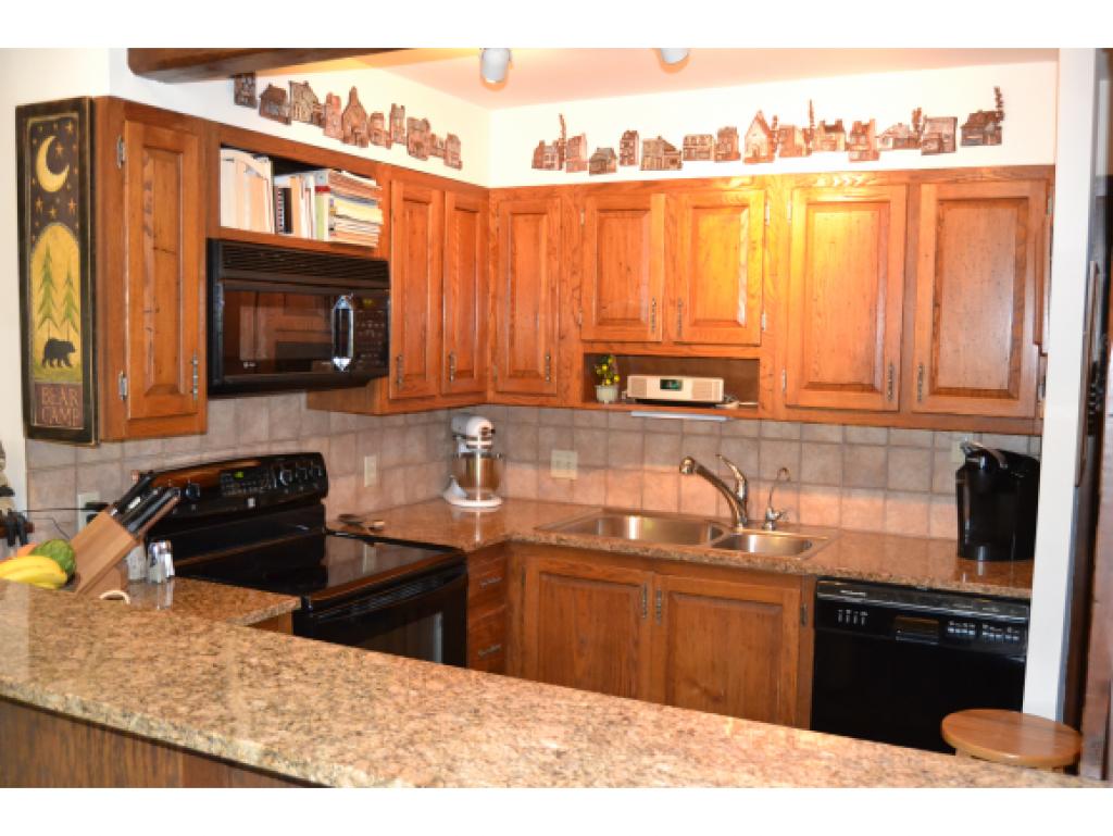 399 Village Road, Unit H1 Warren, VT 05674 - Photo 10 of 32