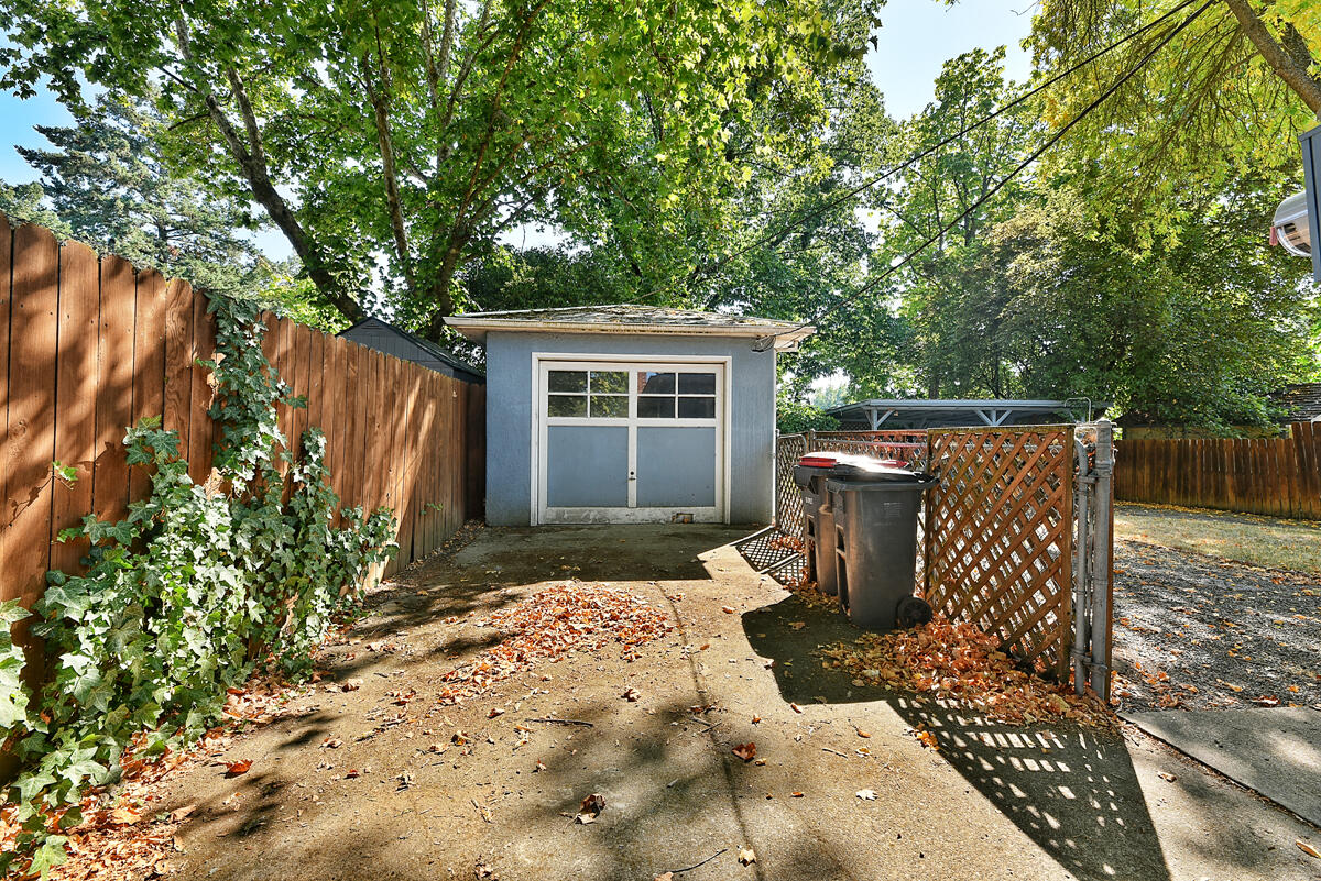 1100 Reddy Avenue Medford, OR 97504 - Photo 18 of 21 19