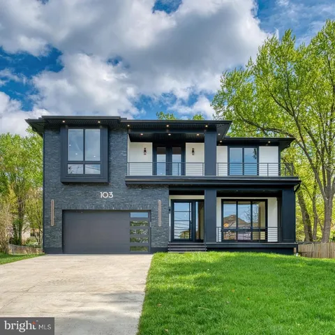 $2,649,999 | 103 St Andrews Drive Northeast, Vienna, VA 22180