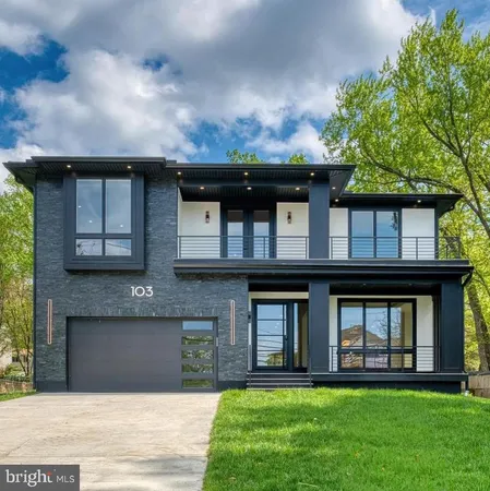 $2,649,999 | 103 St Andrews Drive Northeast, Vienna, VA 22180