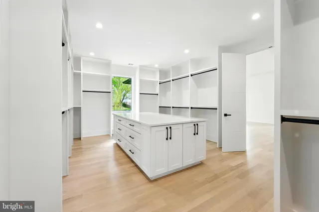 $2,649,999 | 103 St Andrews Drive Northeast, Vienna, VA 22180