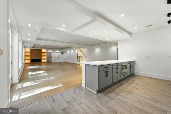 $2,649,999 | 103 St Andrews Drive Northeast, Vienna, VA 22180