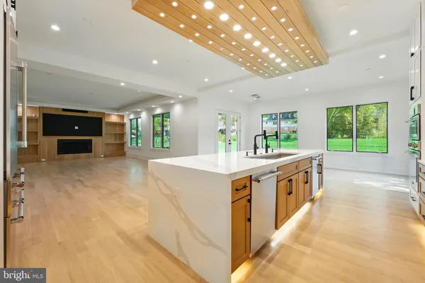 $2,649,999 | 103 St Andrews Drive Northeast, Vienna, VA 22180