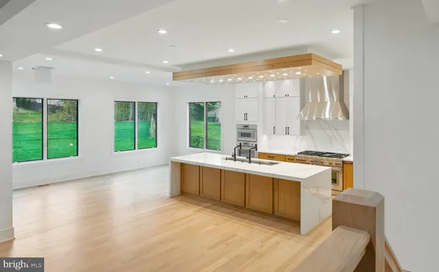 $2,649,999 | 103 St Andrews Drive Northeast, Vienna, VA 22180