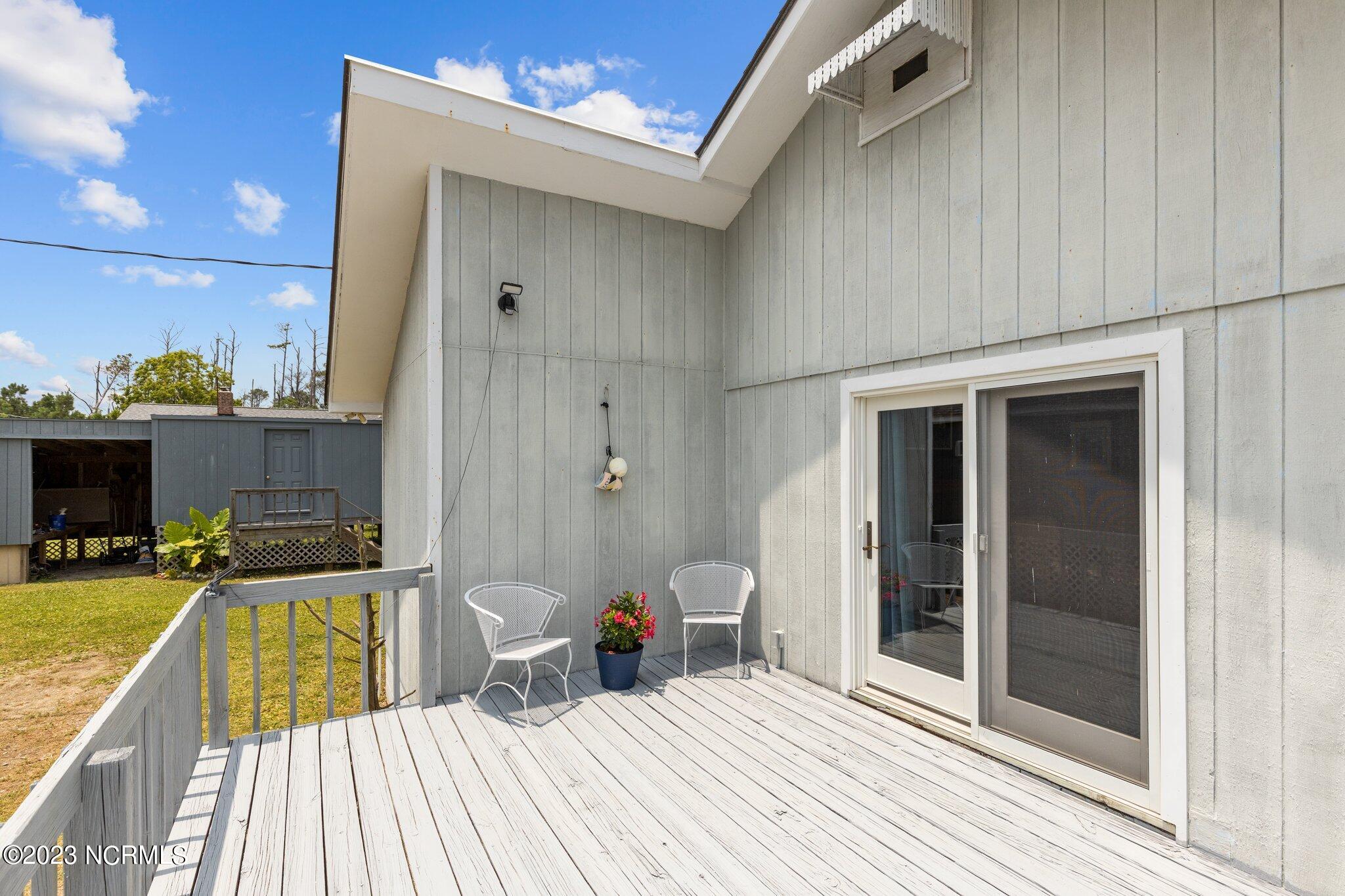 182 Murphy Road Davis, NC 28524 - Photo 19 of 58 Deck