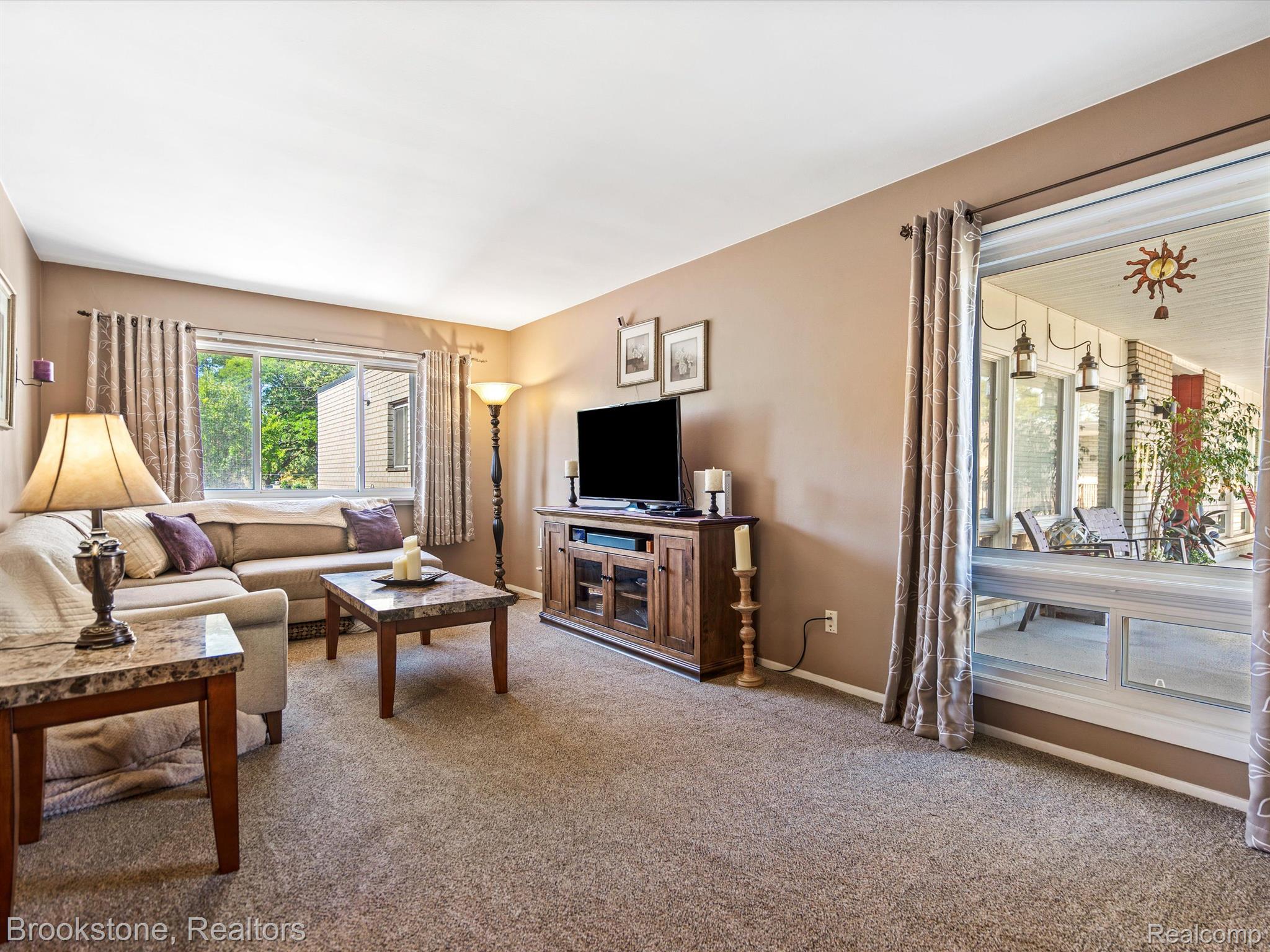 4345 Crooks Road, Unit 32 Royal Oak, MI 48073 - Photo 4 of 17 Gallery Image 4