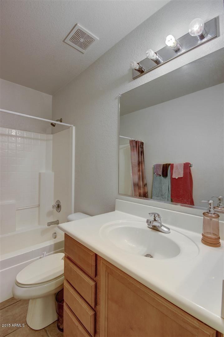9452 West Jamestown Road Phoenix, AZ 85037 - Photo 15 of 28 Upstairs bathroom
