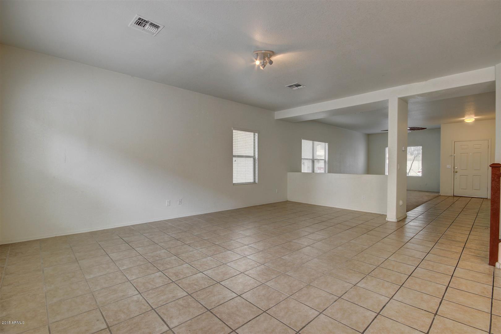 9452 West Jamestown Road Phoenix, AZ 85037 - Photo 7 of 28 Family Room