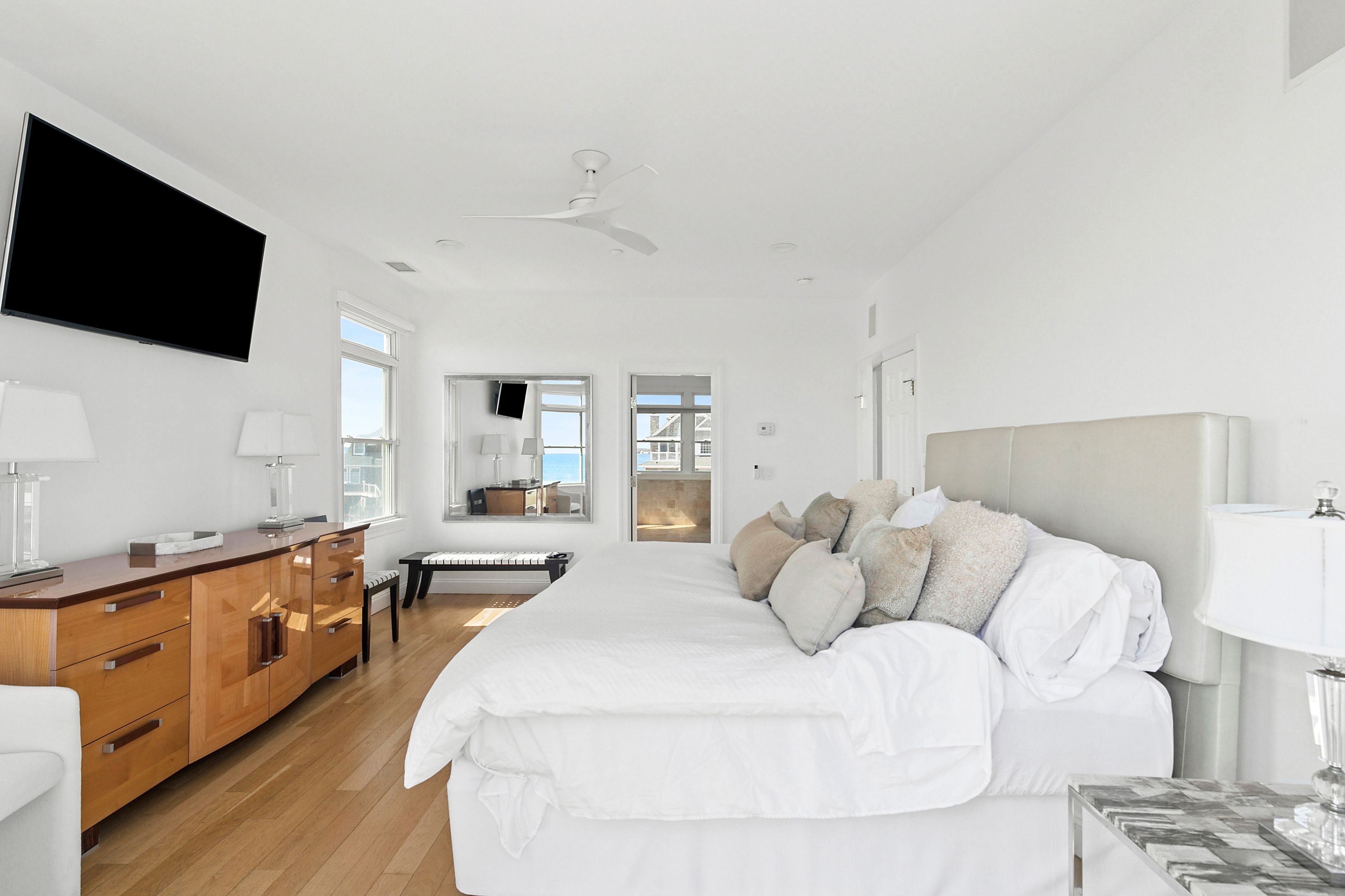 687 Dune Road Westhampton Beach, NY 11978 - Photo 12 of 20