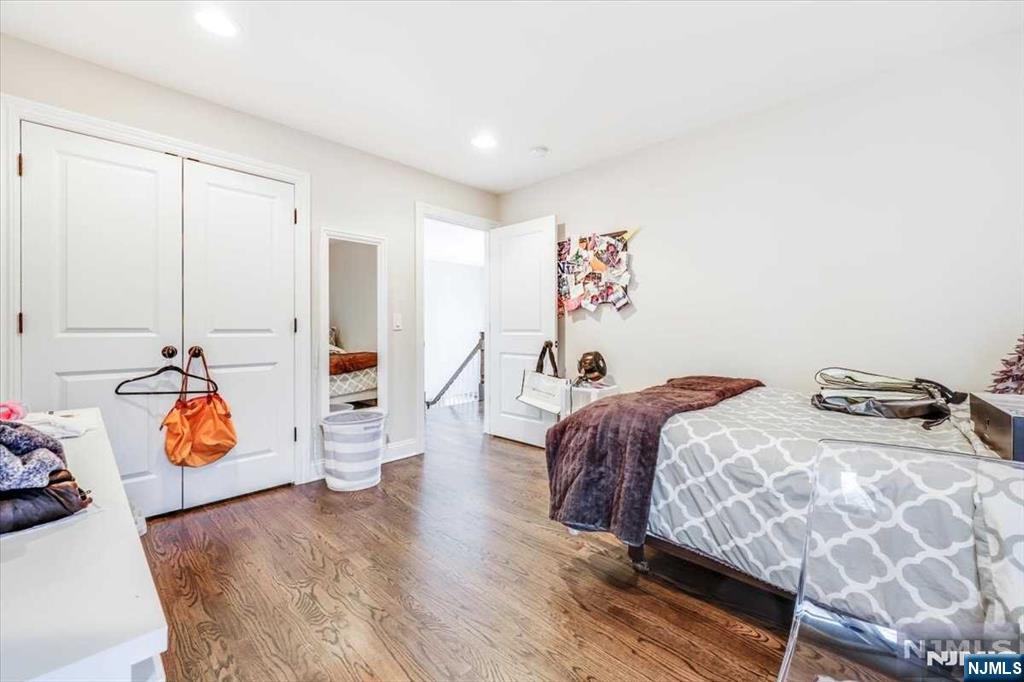 97 Roxbury Road Dumont, NJ 07628 - Photo 22 of 41