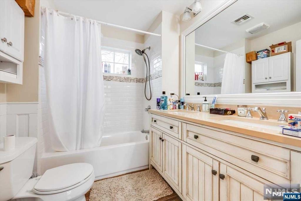 97 Roxbury Road Dumont, NJ 07628 - Photo 24 of 41