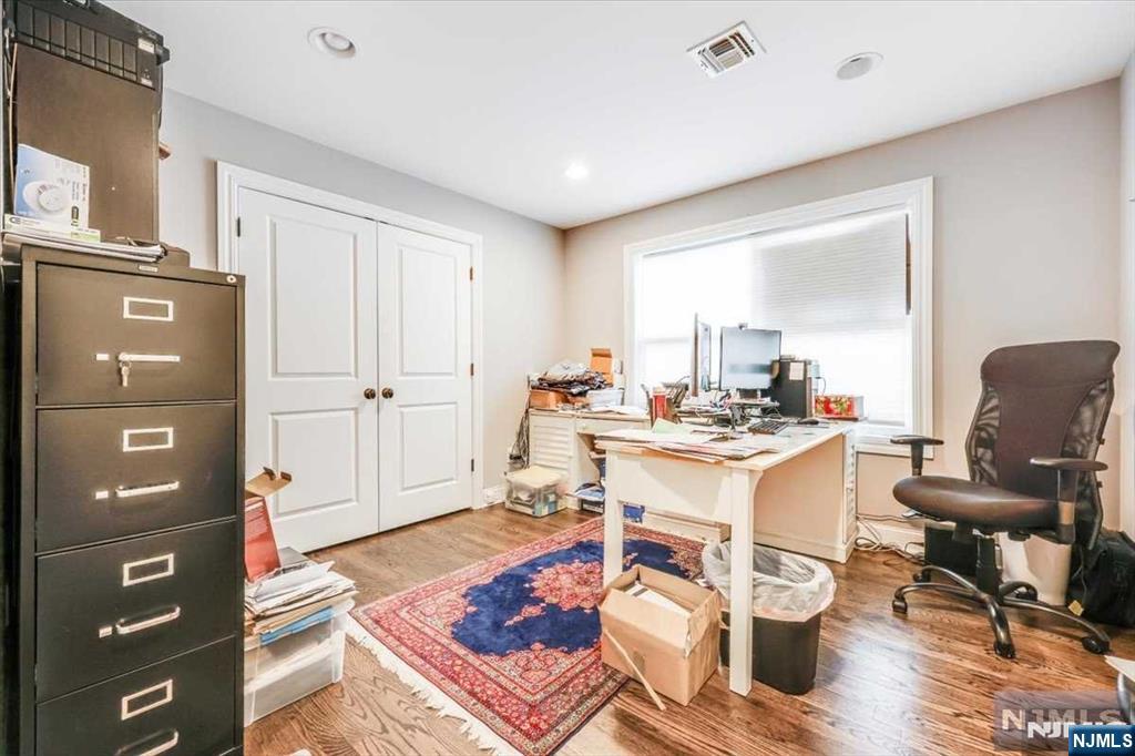 97 Roxbury Road Dumont, NJ 07628 - Photo 25 of 41