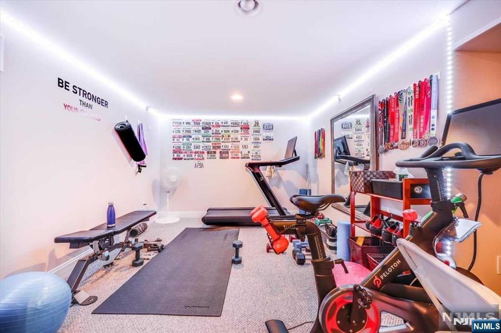 97 Roxbury Road Dumont, NJ 07628 - Photo 32 of 41