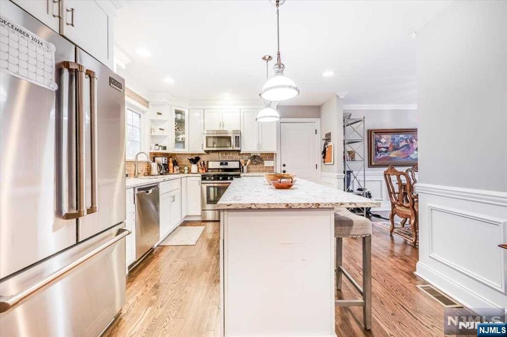 97 Roxbury Road Dumont, NJ 07628 - Photo 8 of 41