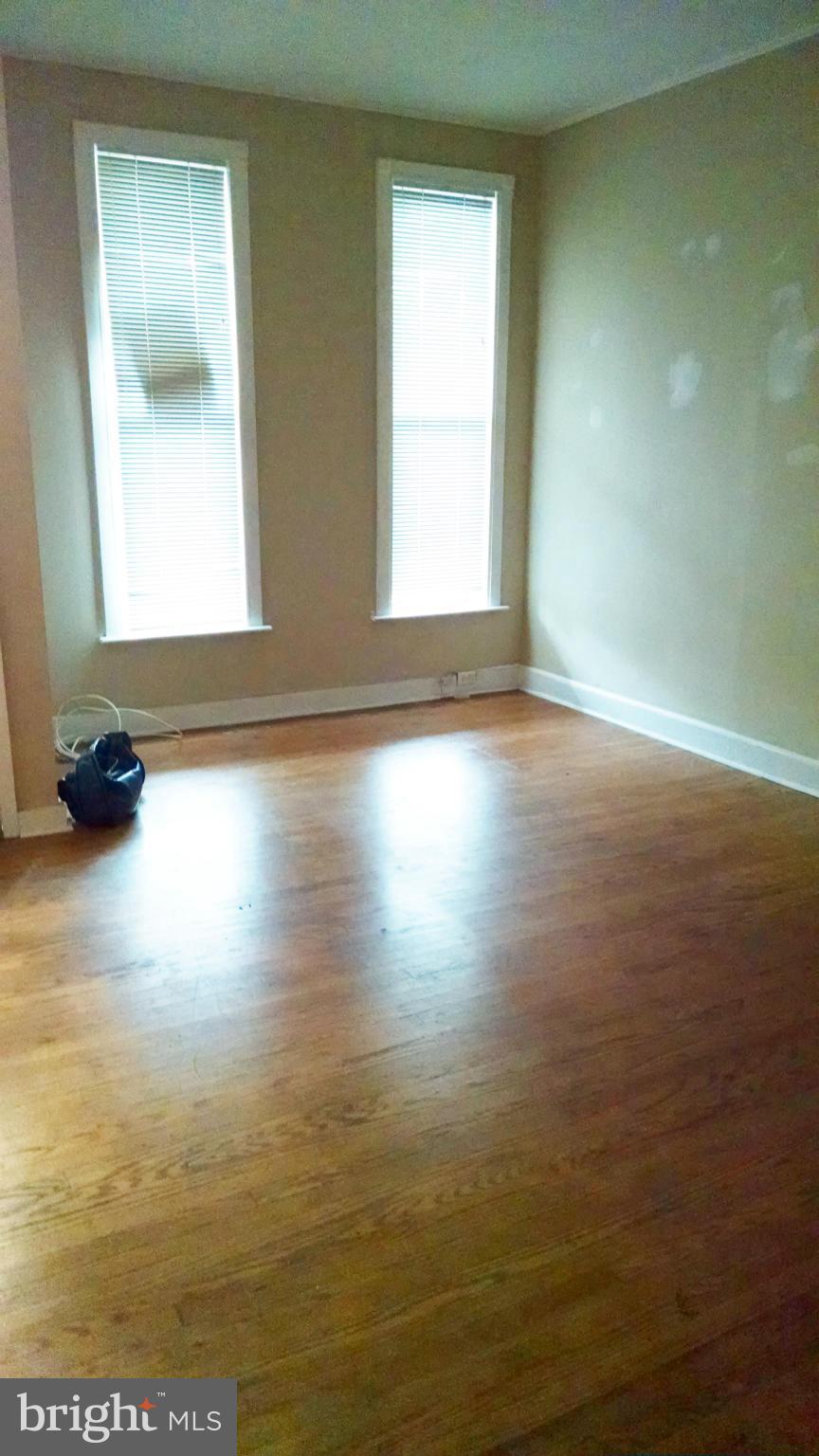 3244 Keswick Road Baltimore, MD 21211 - Photo 2 of 13 Living Room