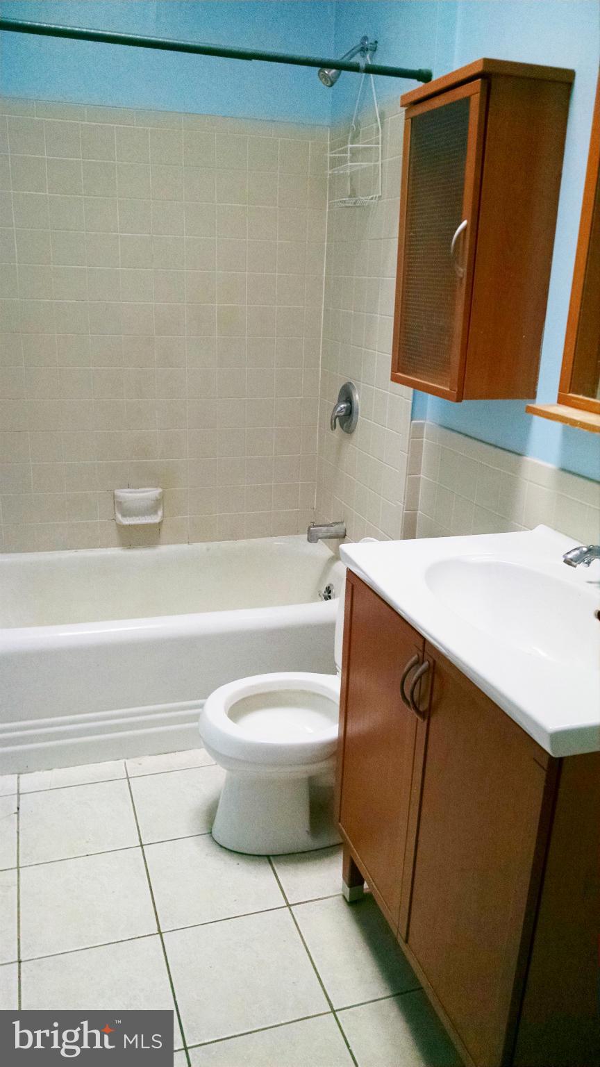 3244 Keswick Road Baltimore, MD 21211 - Photo 8 of 13 Bath