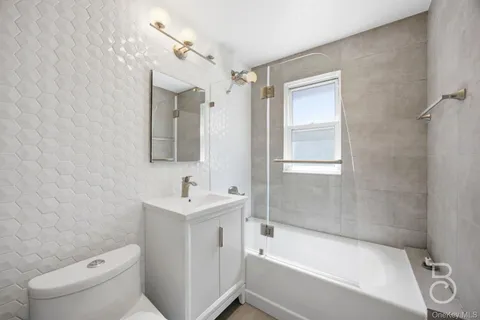 $1,750,000 | 21-41 24th Street | Astoria
