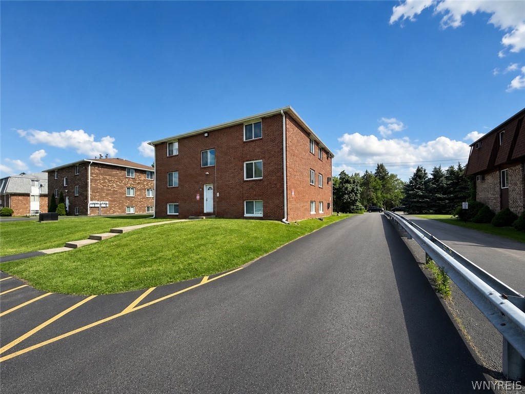 6293 Robinson Road Lockport Town, NY 14094 - Photo 5 of 40