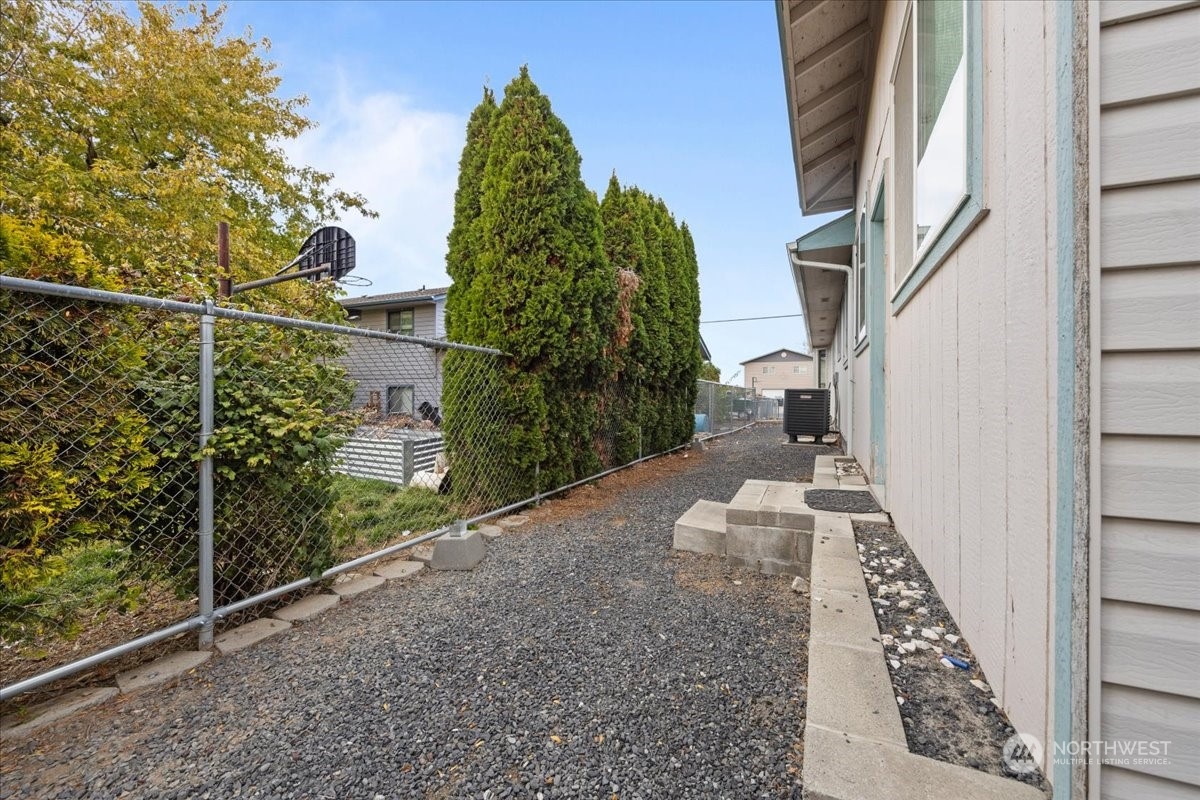 303 West Nelson Road Moses Lake, WA 98837 - Photo 13 of 40 Gallery Image 13