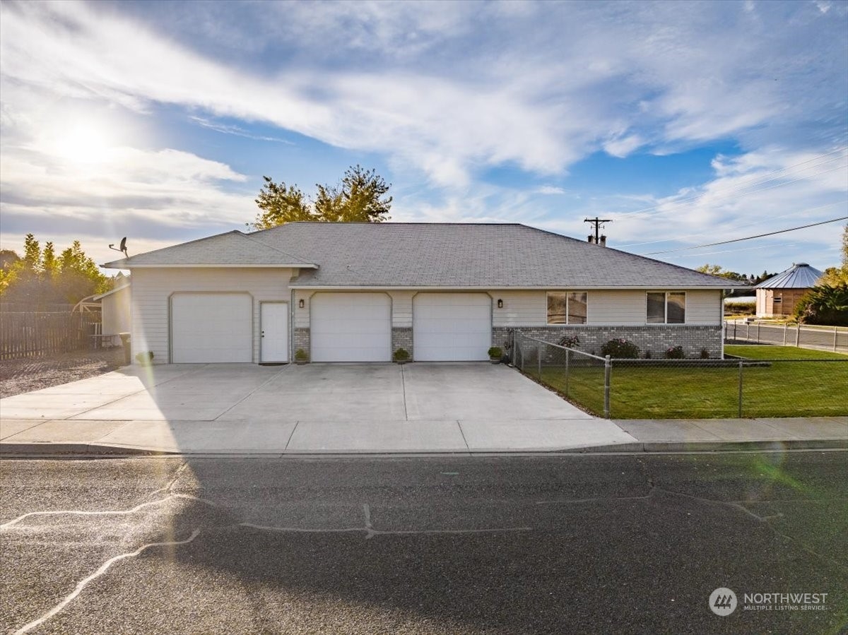 303 West Nelson Road Moses Lake, WA 98837 - Photo 7 of 40 Gallery Image 7