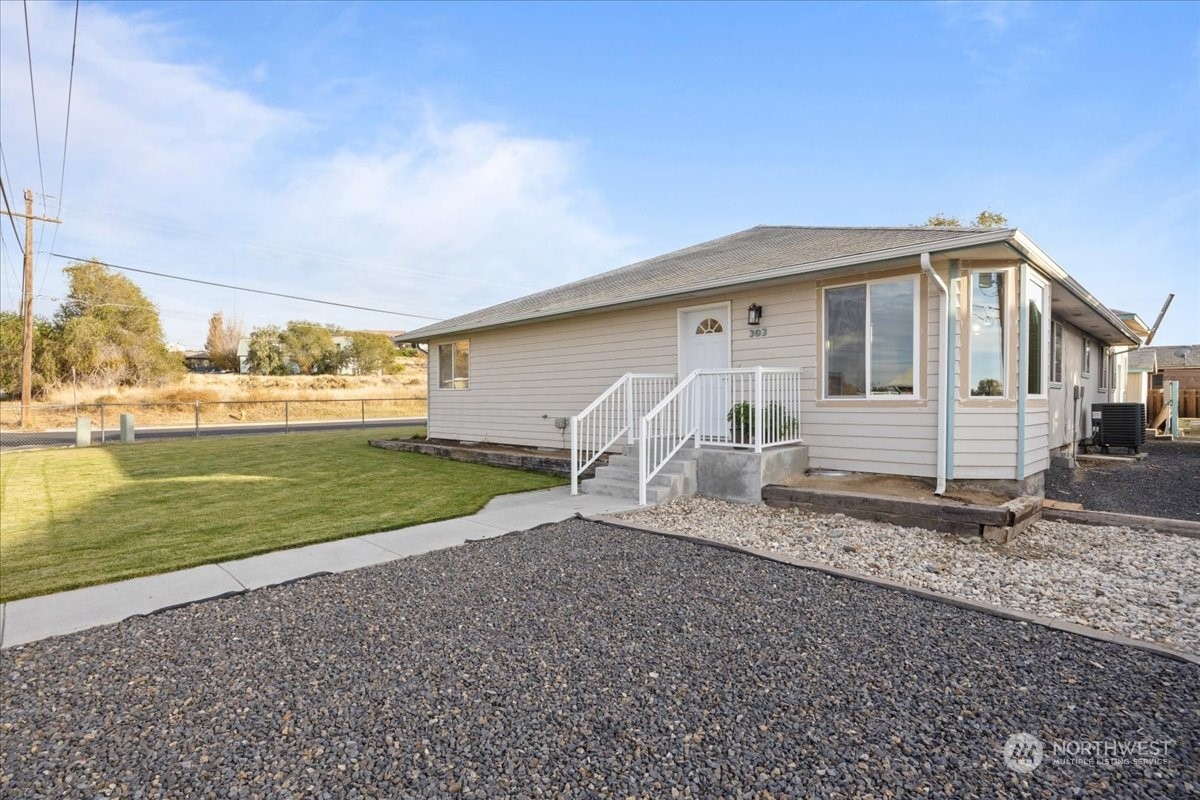 303 West Nelson Road Moses Lake, WA 98837 - Photo 9 of 40 Gallery Image 9