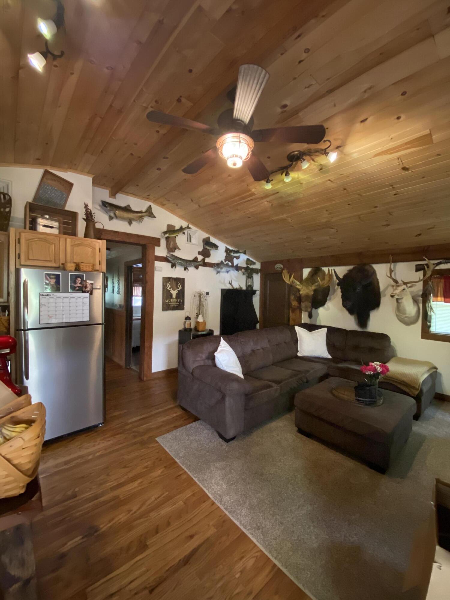 39 Pinetree Road Albrightsville, PA 18210 - Photo 26 of 29 39 Pinetree living
