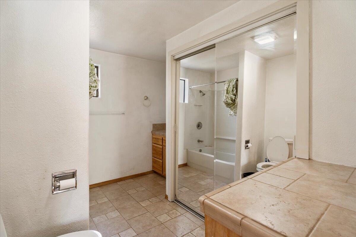 16010 Green Forest Road La Pine, OR 97739 - Photo 4 of 23 04-Bathroom