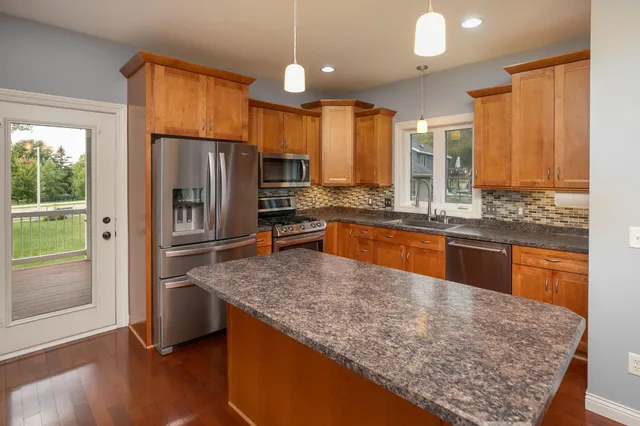 $484,000 | 3585 Bridgeview Drive Southeast, Rochester, MN 55904