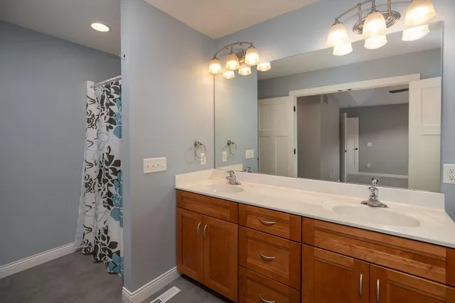 $484,000 | 3585 Bridgeview Drive Southeast, Rochester, MN 55904