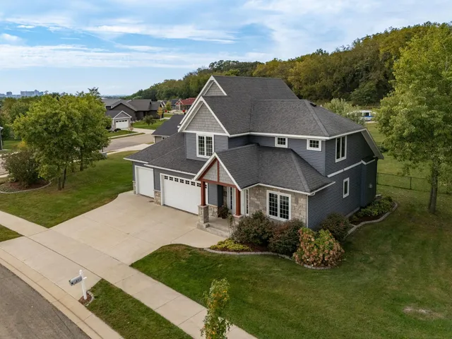 $484,000 | 3585 Bridgeview Drive Southeast, Rochester, MN 55904