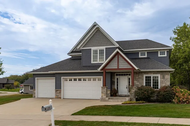 $484,000 | 3585 Bridgeview Drive Southeast, Rochester, MN 55904