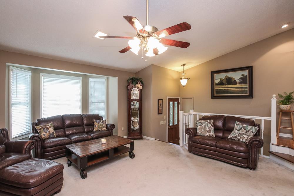 4150 Murfreesboro Road Lebanon, TN 37090 - Photo 4 of 30 a living room with furniture and a window